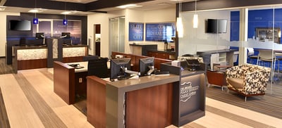 Des Moines Police Officer CU lobby