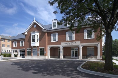 Exterior view of Town Bank in Wisconsin