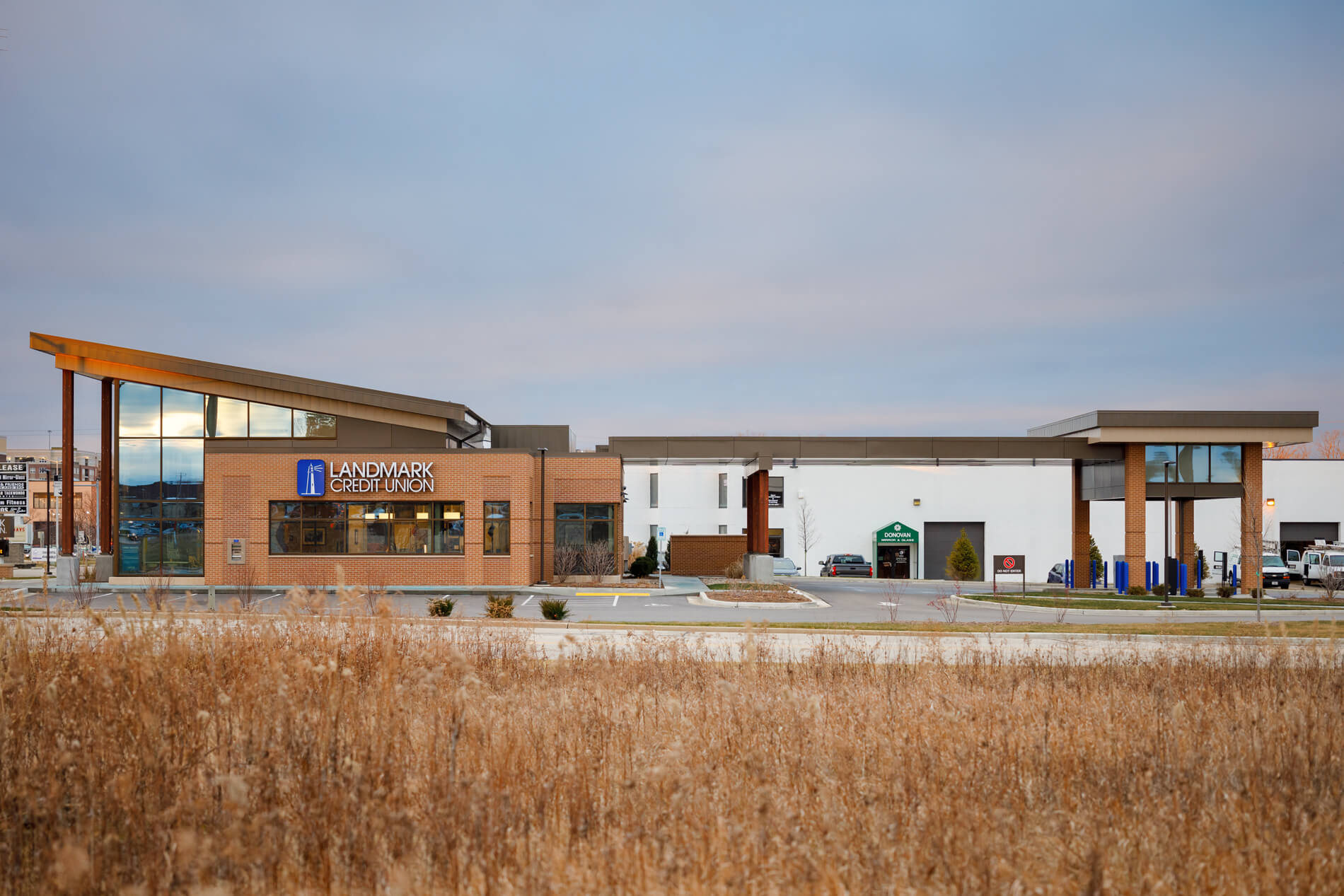 Exterior view of the full service drive-thru